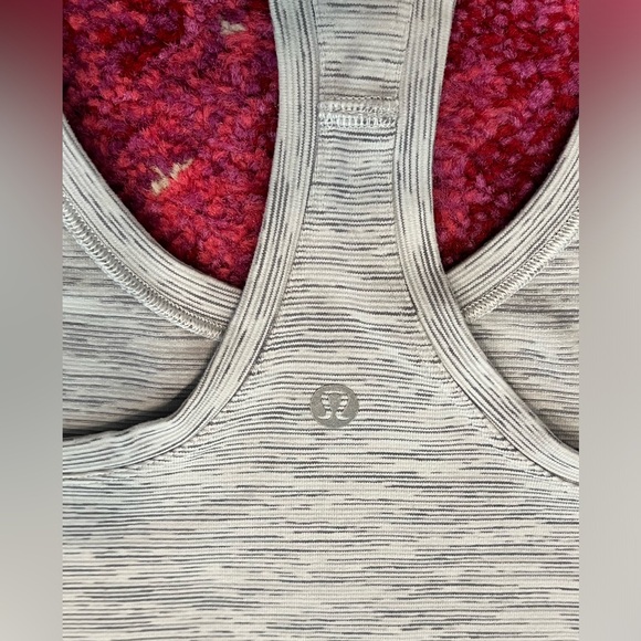 Lululemon tank top - Size 4 - Picture 4 of 7